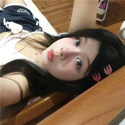 有秘密的她